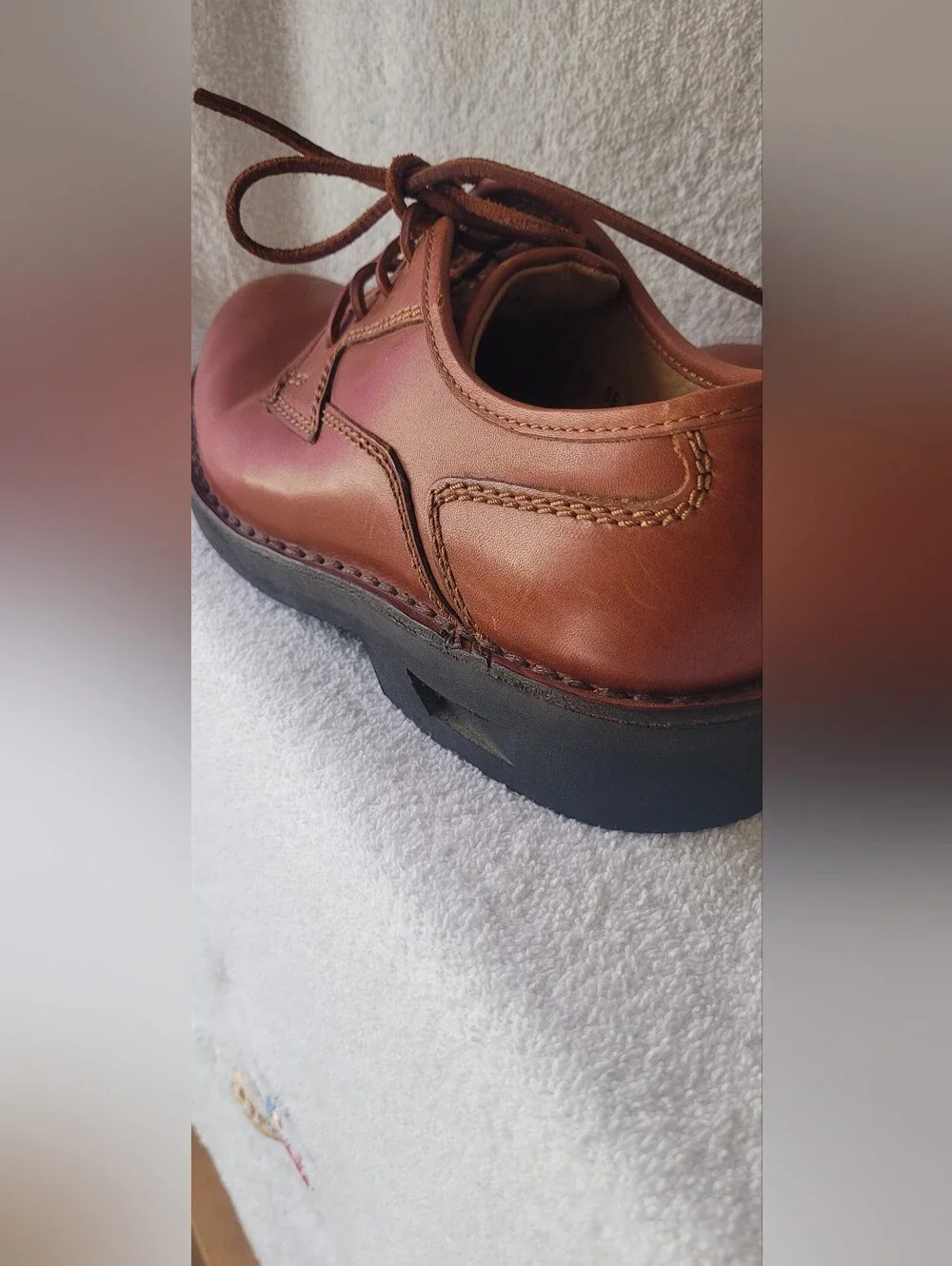 Clarks Men’s Brown Leather Active Air Vent Business/Dress Shoes  Size 8.5  med